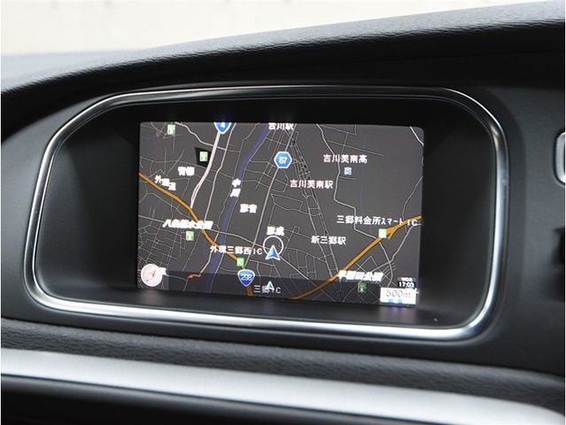 VOLVO V40 2018 Image 31