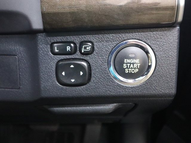 TOYOTA MARK X 2013 Image 31