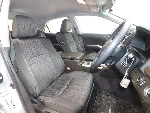 TOYOTA CROWN SEDAN 2010 Image 31