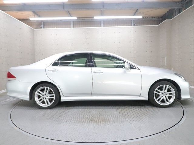 TOYOTA CROWN SEDAN 2010 Image 31