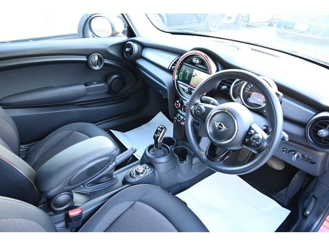 BMW MINI COOPER 2019 Image 31