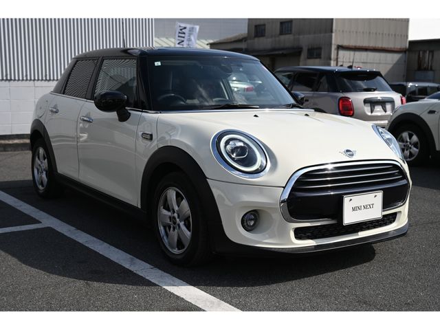 BMW MINI COOPER D 5DOOR 2021 Image 31