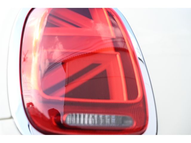 BMW MINI COOPER D 5DOOR 2021 Image 31