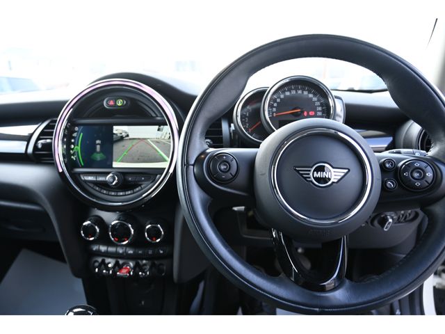 BMW MINI COOPER D 5DOOR 2021 Image 31