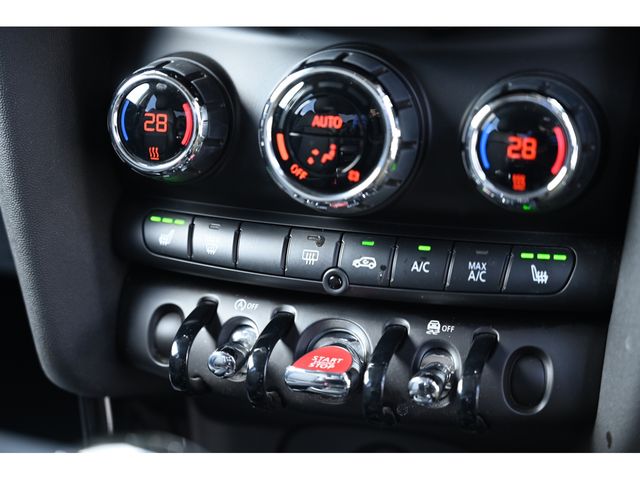 BMW MINI COOPER D 5DOOR 2021 Image 31