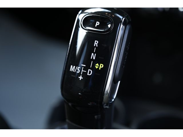 BMW MINI COOPER D 5DOOR 2021 Image 31