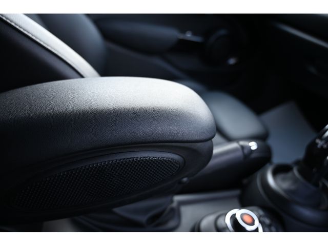 BMW MINI COOPER D 5DOOR 2021 Image 31