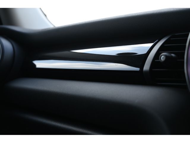 BMW MINI COOPER D 5DOOR 2021 Image 31