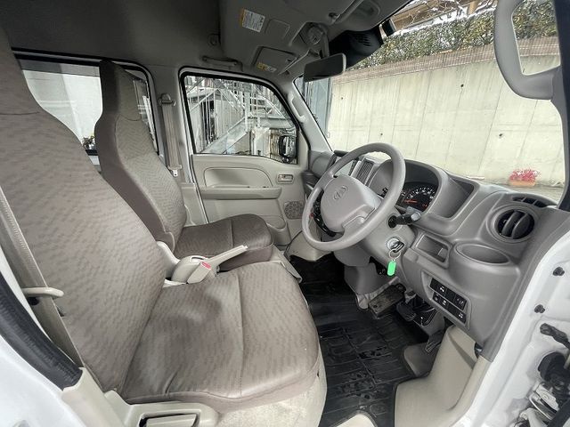 NISSAN NV100 CLIPPER 2023 Image 31