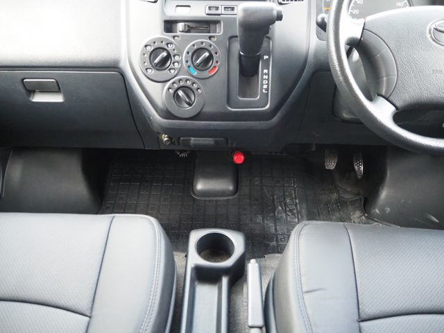 TOYOTA LITEACE VAN 2WD 2018 Image 31