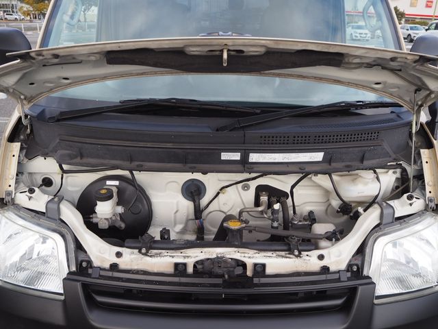 TOYOTA LITEACE VAN 2WD 2018 Image 31