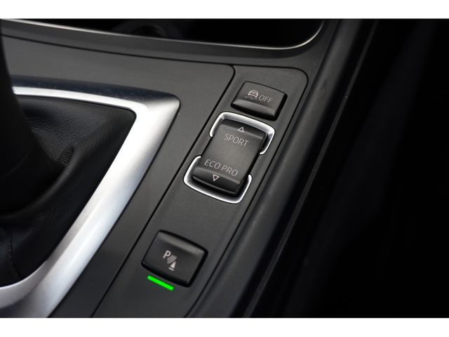 BMW 3SERIES SEDAN 2018 Image 31