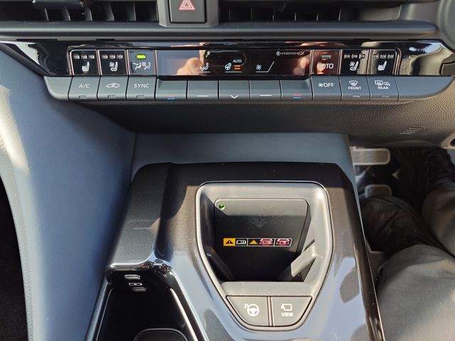 TOYOTA CROWN ESTATE 4WD 2025 Image 31