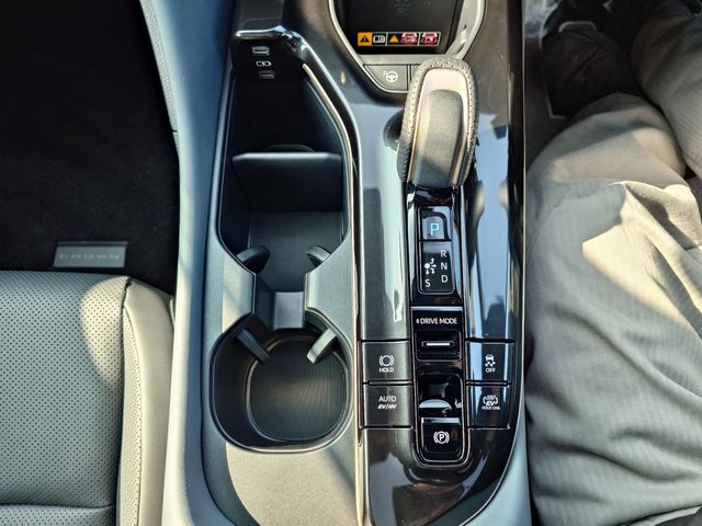 TOYOTA CROWN ESTATE 4WD 2025 Image 31