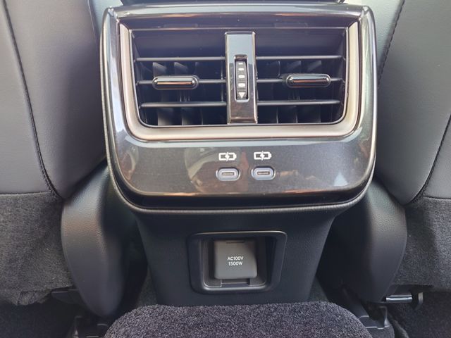 TOYOTA CROWN ESTATE 4WD 2025 Image 31