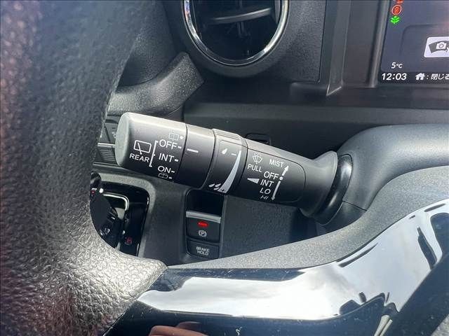 HONDA N BOX CUSTOM 2023 Image 31