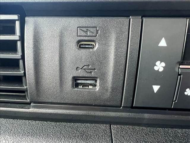 HONDA N BOX CUSTOM 2023 Image 31