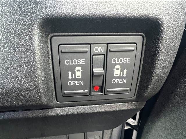 HONDA N BOX CUSTOM 2023 Image 31