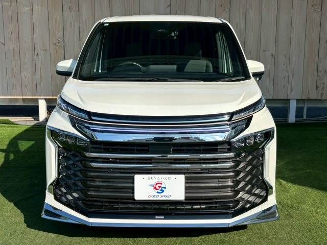 TOYOTA VOXY HYBRID 2023 Image 31