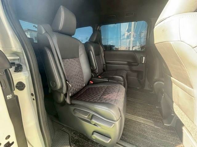 TOYOTA VOXY HYBRID 2023 Image 31