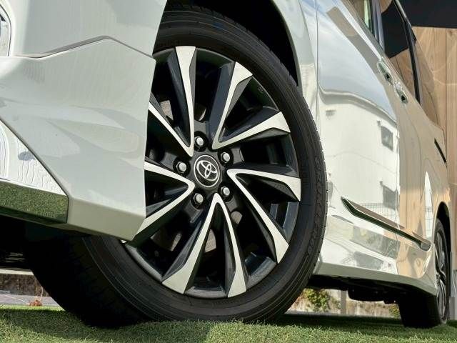 TOYOTA VOXY HYBRID 2023 Image 31