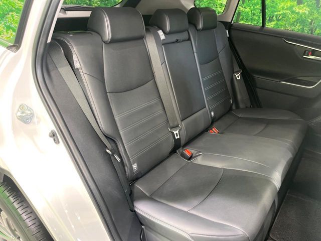 TOYOTA RAV4 HYBRID 4WD 2023 Image 31