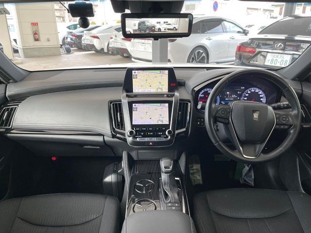 TOYOTA CROWN SEDAN HYBRID 2019 Image 31