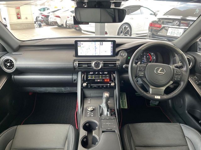 TOYOTA LEXUS IS300 2021 Image 31