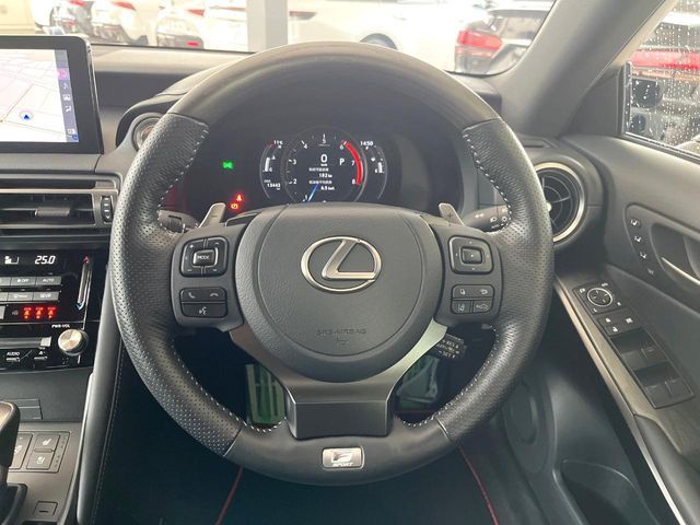 TOYOTA LEXUS IS300 2021 Image 31