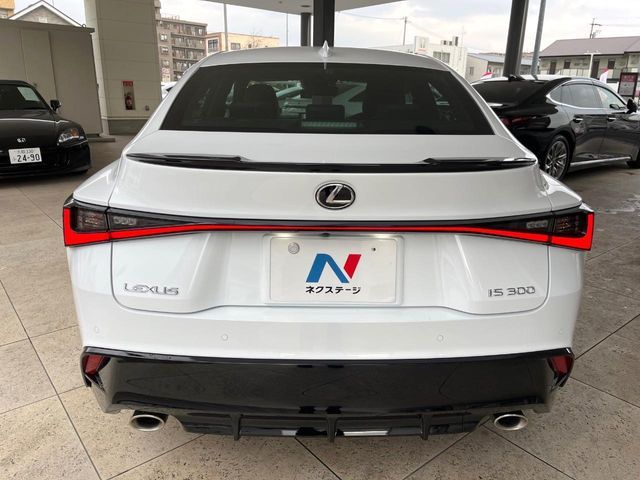 TOYOTA LEXUS IS300 2021 Image 31