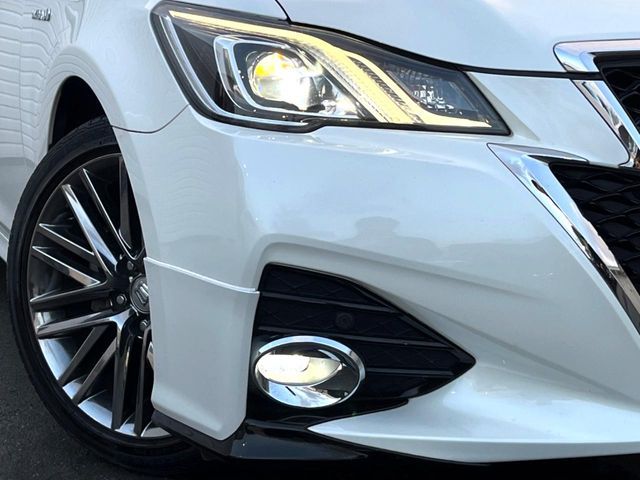 TOYOTA CROWN SEDAN HYBRID 2017 Image 31