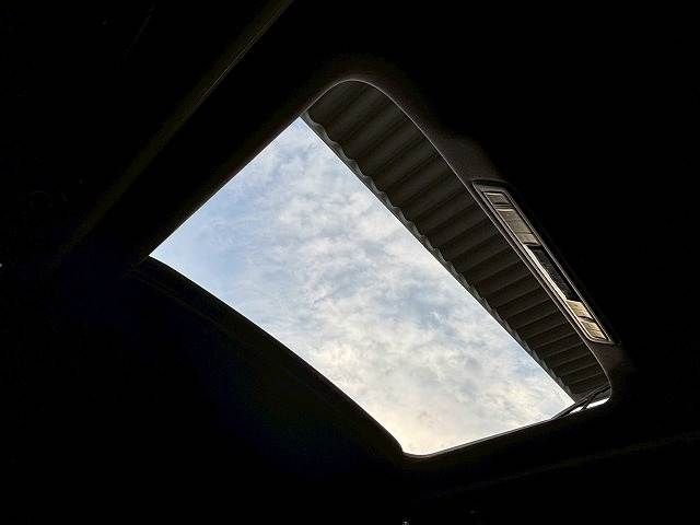 TOYOTA ALPHARD HYBRID 4WD 2019 Image 31