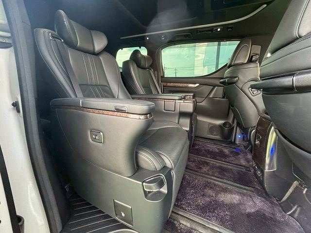 TOYOTA ALPHARD HYBRID 4WD 2019 Image 31