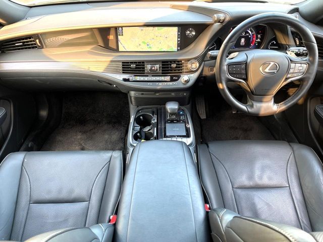 TOYOTA LEXUS LS500 2018 Image 31