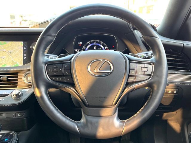 TOYOTA LEXUS LS500 2018 Image 31