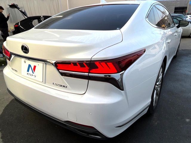 TOYOTA LEXUS LS500 2018 Image 31