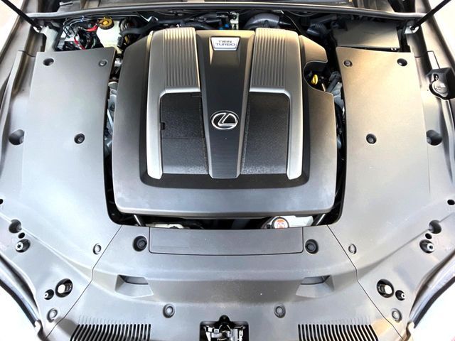 TOYOTA LEXUS LS500 2018 Image 31