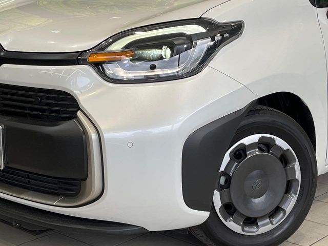 TOYOTA SIENTA HYBRID 2024 Image 31