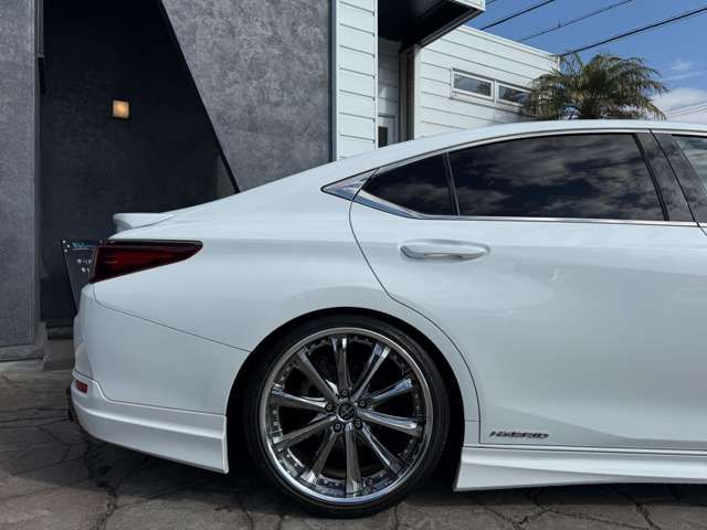 TOYOTA LEXUS ES300H 2019 Image 31