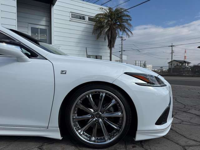 TOYOTA LEXUS ES300H 2019 Image 31