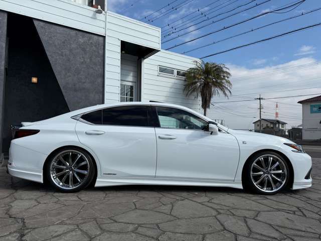 TOYOTA LEXUS ES300H 2019 Image 31