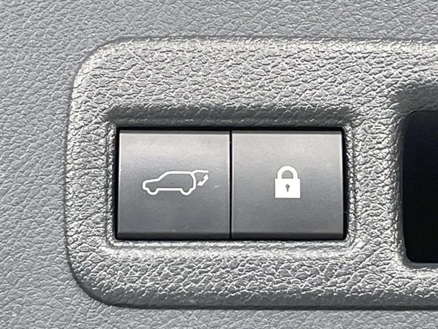 TOYOTA LEXUS NX300 2018 Image 31