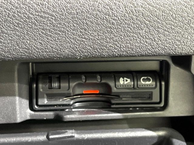 NISSAN SERENA  S-HYBRID 2017 Image 31