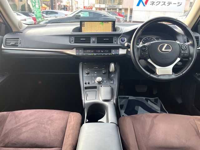 TOYOTA LEXUS CT200H 2017 Image 31
