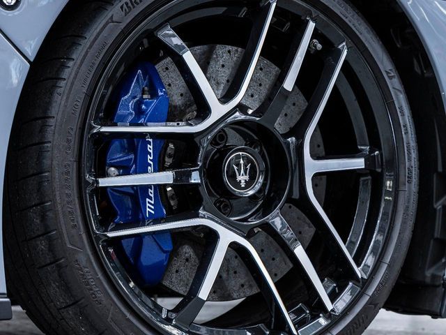 MASERATI MC20 2023 Image 31