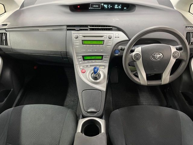 TOYOTA PRIUS 2014 Image 31