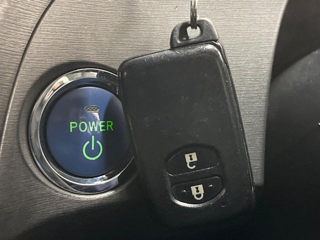 TOYOTA PRIUS 2014 Image 31
