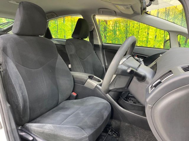 TOYOTA PRIUS 2014 Image 31