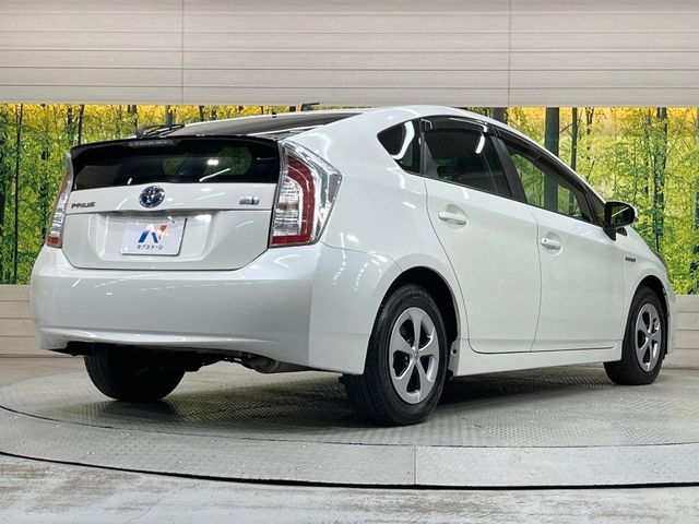 TOYOTA PRIUS 2014 Image 31