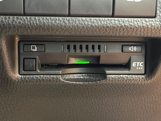 TOYOTA RAV4 HYBRID 4WD 2019 Image 31